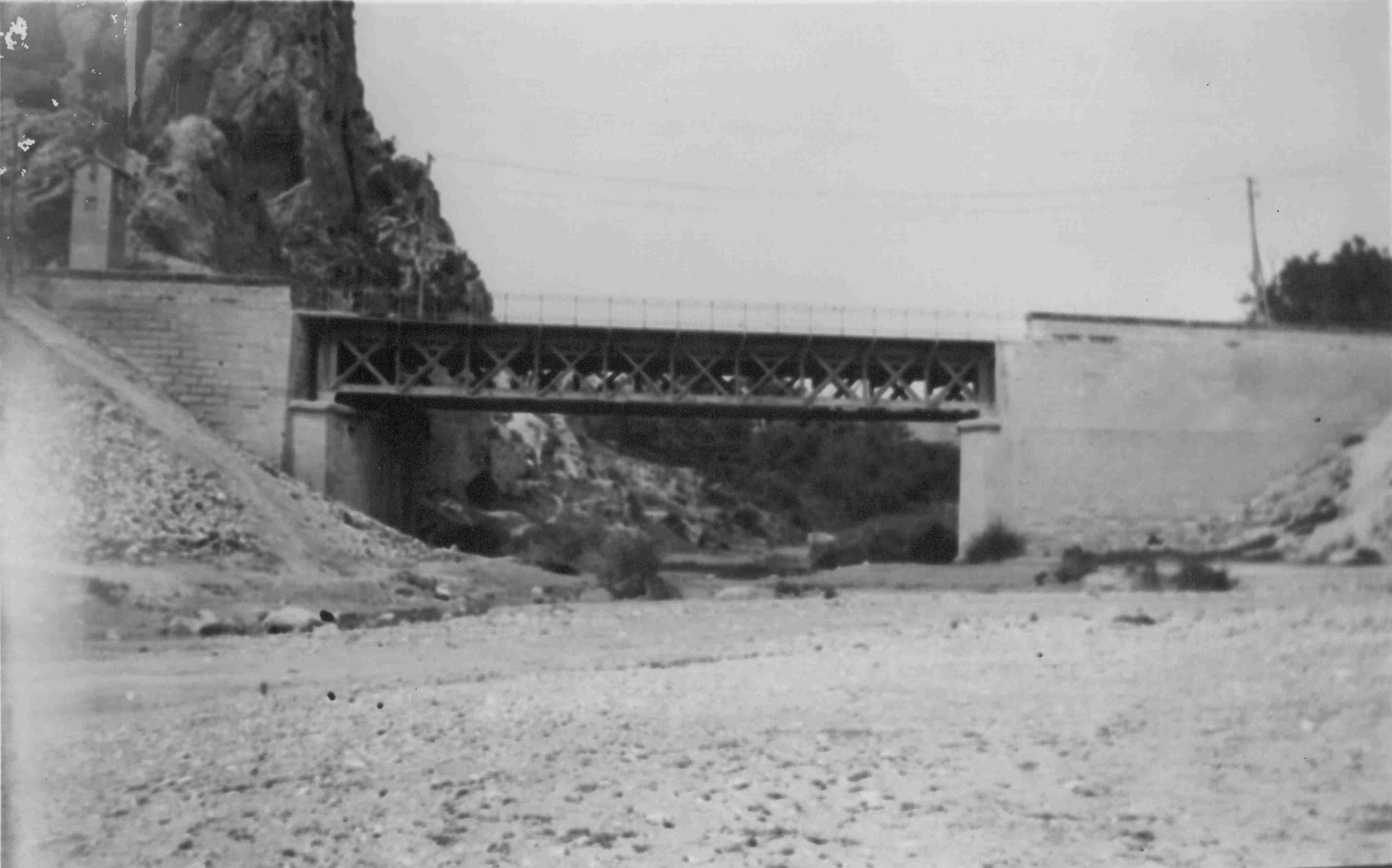 Expediente sobre la construcción de un puente de hierro sobre el río Vinalopó